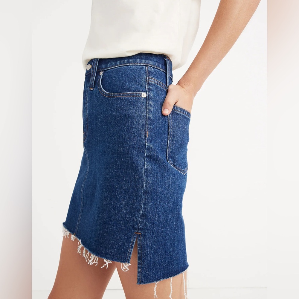 ✨ Madewell Stretch Denim Straight Mini Skirt: Step-Hem Edition - Picture 4 of 12